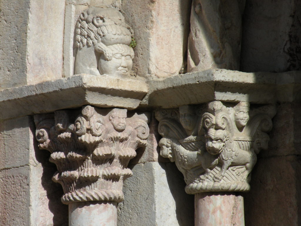 Chapiteaux romans-villefranche de Conflent